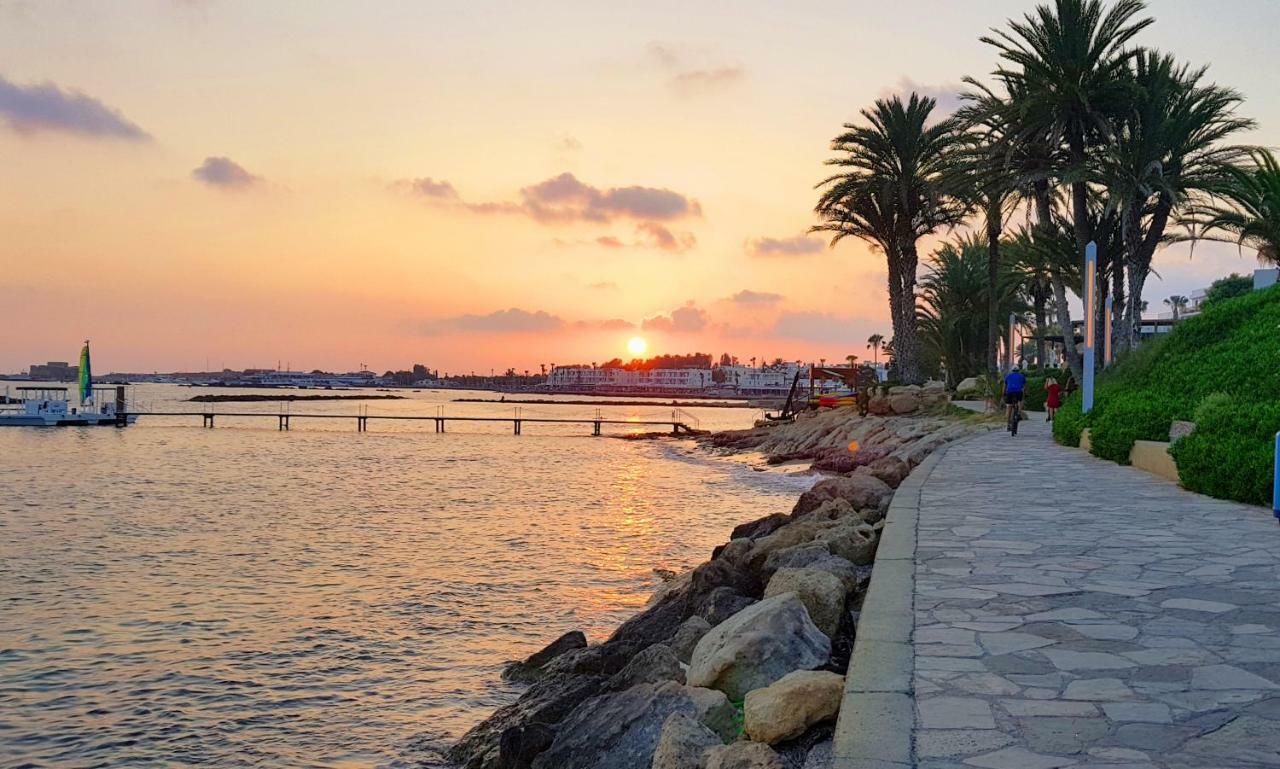 Townhouse By The Sea Pirate Harbor Apartment Paphos Exterior photo